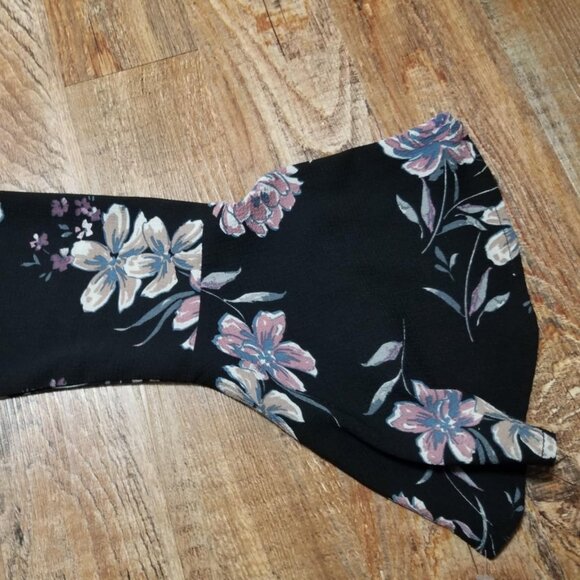 Kismet Blouse Floral Tunic Medium Black Flowy Bohemian Bell Sleeve Top - Picture 4 of 6